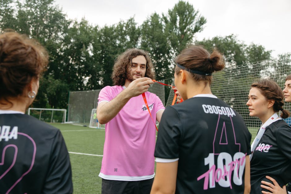  Fußballspiel um 16 Uhr